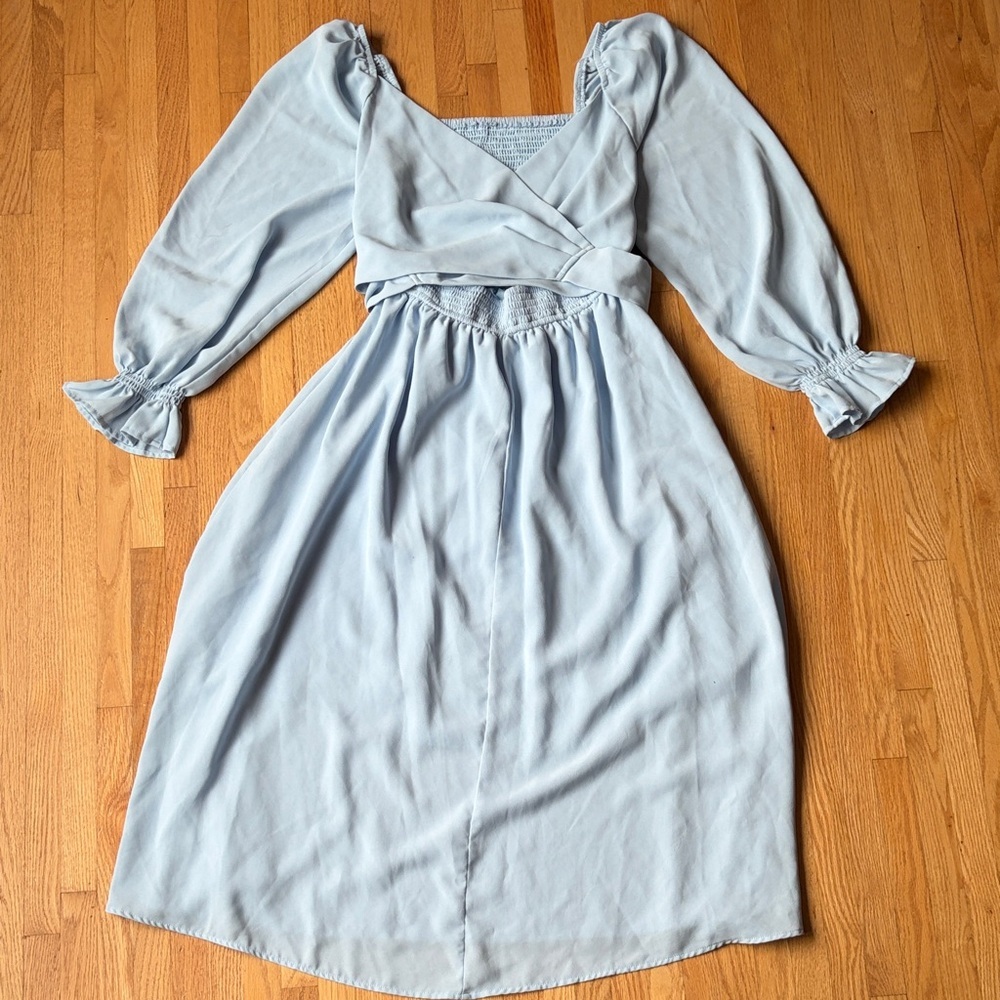 Women's Light Blue Puff-Sleeve Smocked Midi Dress - Picture 3 of 7